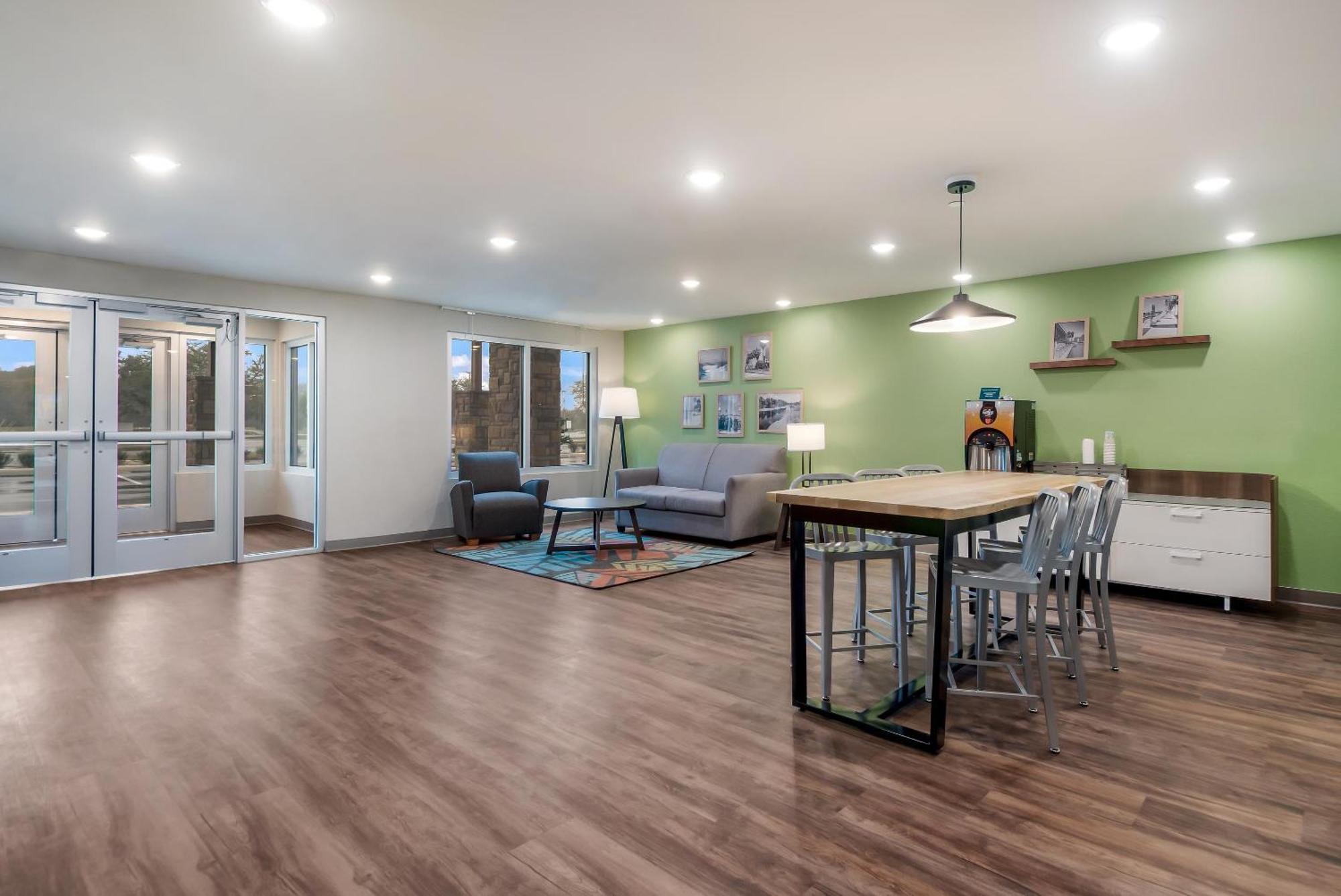 Woodspring Suites Tampa Airport North Veterans Expressway Екстериор снимка
